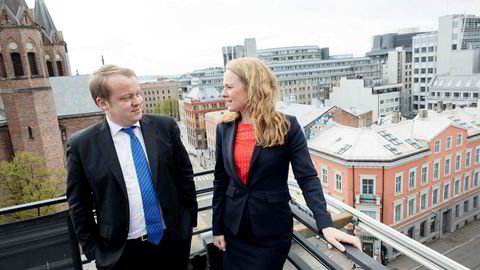 I forbindelse med revidert statsbudsjett i 2017 var arbeidsminister Anniken Hauglie (H) og Erlend Wiborg fra Frp enige om at Nav måtte rydde opp i egen treghet med å kreve tilbake feilutbetalte penger. I går måtte Hauglie beklage at flere har fått store tilbakebetalingskrav og fengsel fordi Nav har praktisert EØS-regler feil, mens Wiborg beskrev det hele som «totalt uakseptabelt».