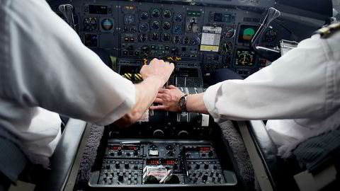 Norsk Pilotforbund uroer seg over at så mange piloter får for lite hvile mellom jobbingen.