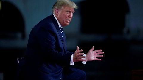 USAs president Donald Trump fordømte hvit overmakt-tilhengere under folkemøtet i Miami, men hevdet at han ikke kjenner til konspirasjonsteorien QAnon.