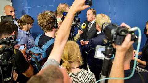 Statsminister Stefan Löfven har kalt inn til pressekonferanse torsdag klokken 10. Bildet er fra en tidligere  pressekonferanse i forbindelse med at sensitive opplysninger er på avveie fra det svenske transporttilsynet.