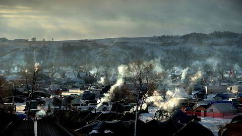 På det meste var det 10.000 telt ved Standing Rock i Oceti Sakowin Camp som protesterte mot oljerørledningen.