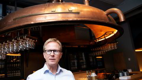 Administrerende direktør Anders Røed i bryggeriselskapet Ringnes sier at drikkevarebransjen ser en klar effekt av at grensene til Sverige er stengt på grunn av korona.