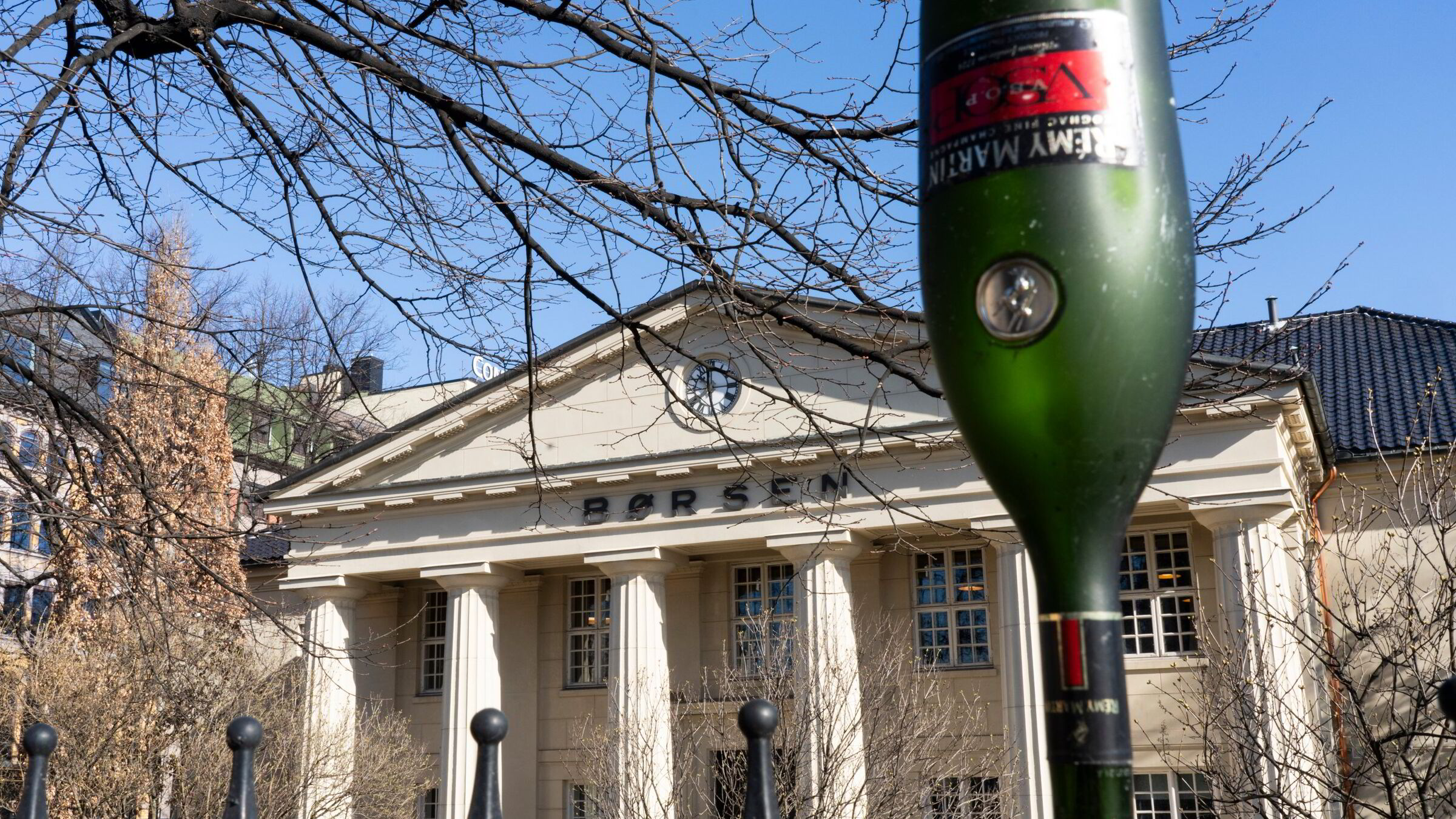 Oslo Børs faller – forvalter er spent på selskapenes utsikter