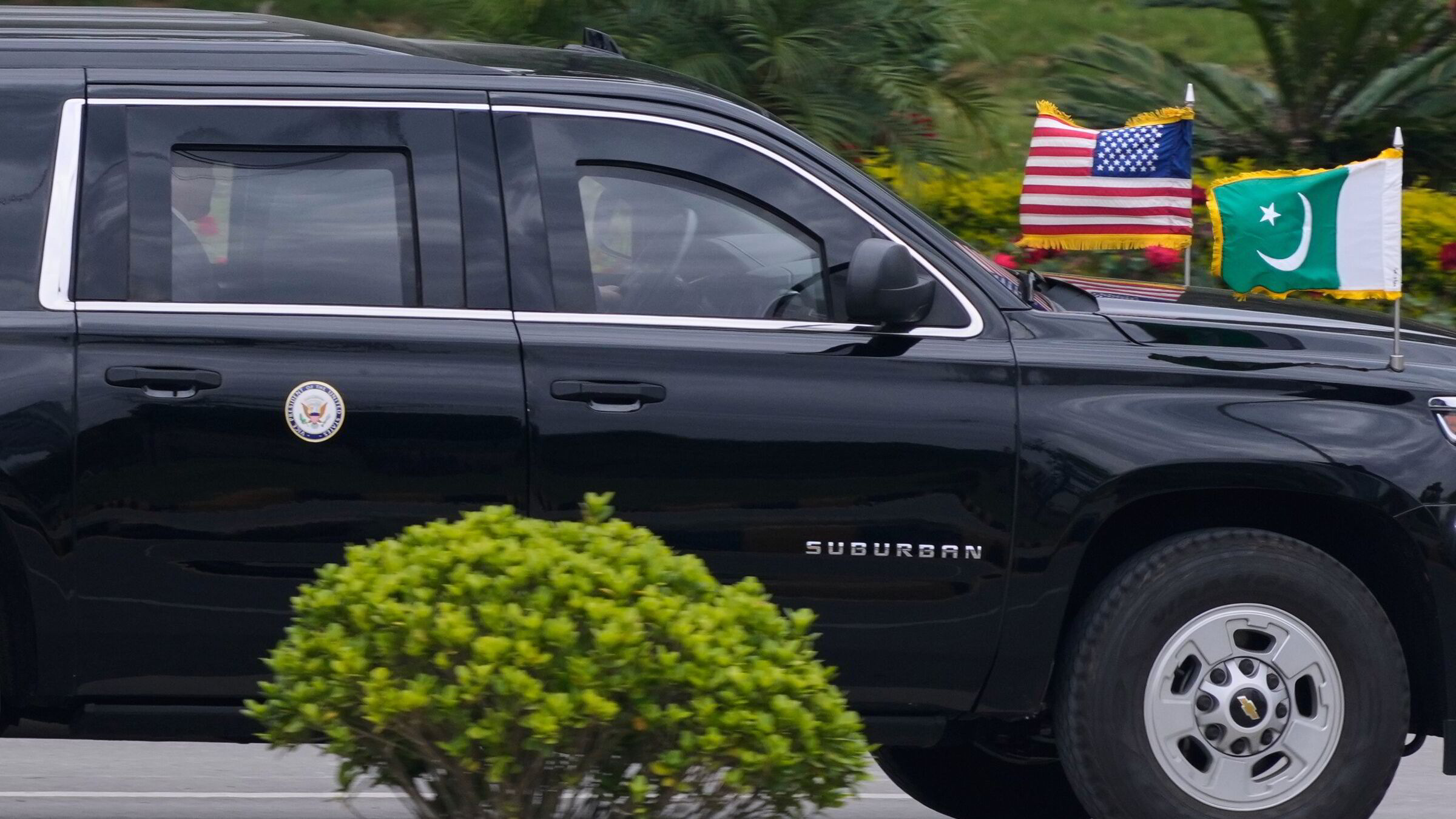 Vance har landet i Islamabad – stor mistillit før Iran-samtaler