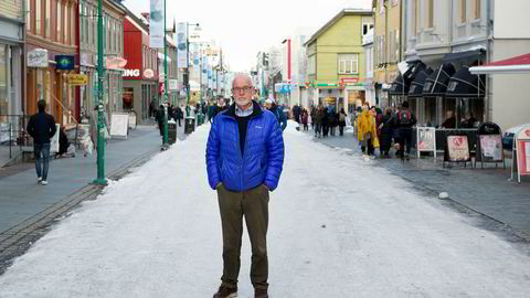 Næringslivsnestor Johan Petter Barlindhaug står bredbent i en gate med svært mange konkurser. Gründeren tror folkesjelen kan være med på å forklare hvorfor så mange bedrifter går over ende.