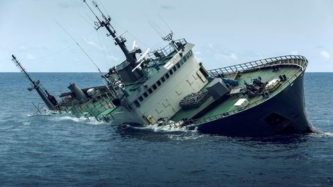 Det var klart og vindstille morgenen 6. april 2015 da «Thunder» sank i Guineabukten. Siden har jakten på skipets eier pågått.