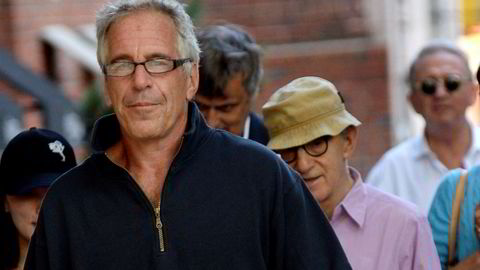 Jeffrey Epstein looks straight into the camera while walking with Woody Allen and his wife Soon Yi-Previn, who you can glimpse just behind him. The men in the back are Norwegians Håkon Gundersen and Terje Rød-Larsen. The latter is out of focus and to the far right. (Photograph: Elder Ordonez/SplashNews.com)