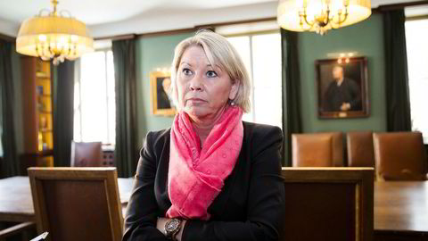 Kommunal- og moderniseringsminister Monica Mæland (H) utsetter den omstridte nye distriktsindeksen som hadde hatt innvirkning på inntektsfordelingen mellom norske kommuner. Foto: Per Thrana