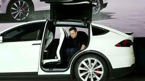 Tesla flyr høyt med sin nye vingebil, men i kulissene har Elon Musk litt å stri med etter oppkjøpet av Grohmann.