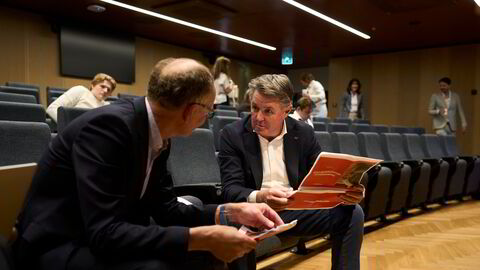 Norwegian-sjef Geir Karlsen (fra høyre) og finansdirektør Hans-Jørgen Wibstad ser på muligheten for å øke flåten med enda flere fly, kanskje fra Brasil.