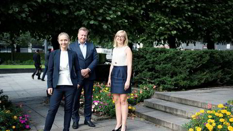 Ingrid Teigland Takay (til venstre) starter førstegangsfondet Hadean Ventures som skal investere i «life science» i Norge og Norden. Her med Joachim Høegh-Krohn og Ingibjörg Meyer-Myklestad fra Argentum.