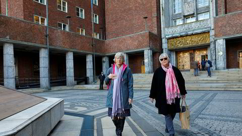 Ap-politikerne Tove Strand (til venstre) og Kari Gjesteby er to av de tidligere statsrådene som vil myke opp Aps strenge innvandringspolitikk.