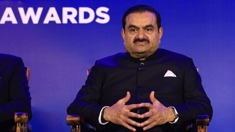 Gautam Adani, Asias nest rikeste, etterforskes for mulig brudd på Iran-sanksjoner – midt i en pågående korrupsjonstiltale i USA.