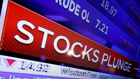 Alle piler peker nedover på Wall Street, der hovedindeksene Dow Jones, S&amp;P 500 og Nasdaq alle stupte i løpet av mandagen.