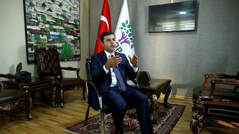 Lederen av det prokurdiske partiet HDP, Selahattin Demirtas, ble brysom for Tyrkias president. Nå sitter Demirtas fengslet.