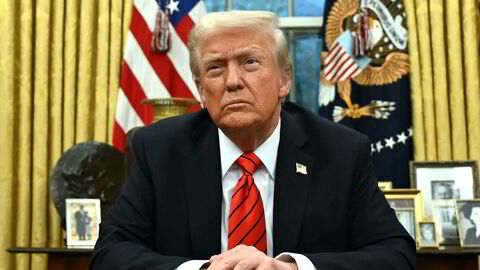 USAs president Donald Trump i Det ovale kontor. Torsdag får han besøk av statsminister Jonas Gahr Støre og finansminister Jens Stoltenberg.
