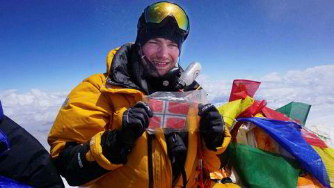 Torkjel Hurtig ble yngste nordmann som nådde Mount Everest denne uken. Her er han på toppen.