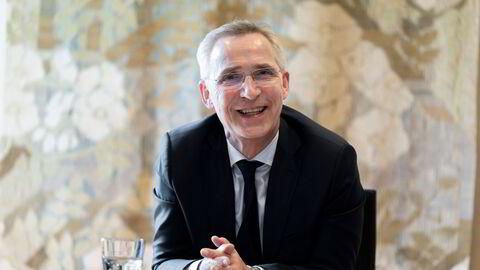 Jens Stoltenberg skulle etter planen til London i begynnelsen av februar for å annonsere at han skulle begynne i oppkjøpsfondet EQT. Men så fikk han en telefon fra Jonas Gahr Støre om en annen jobb. Da ble det litt mindre lønn. Og større fond.
