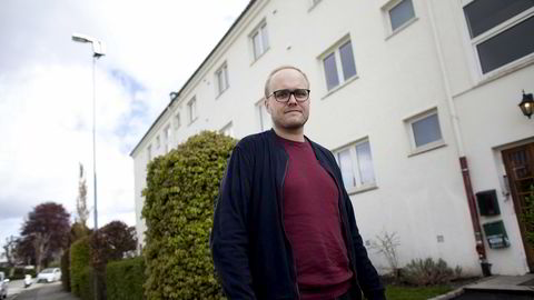 Jens Løkkevik (29) kjøpte sin første leilighet i Stavanger i fjor sammen med kjæresten. – Vi har vel kjøpt for å bo en stund, sier Løkkevik som foreløpig ikke bekymrer seg for å måtte selge med tap.