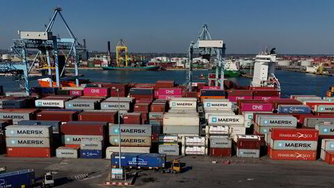 Bernt G. Apeland vil sikre best mulig tilgang til EUs indre marked og varene som strømmer gjennom for eksempel havnen i Dublin på bildet.