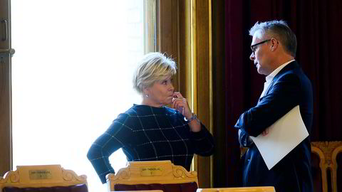 Parlamentarisk leder Hans Andreas Limi i Fremskrittspartiet slår et slag for proteksjonisme. Her med Frp-leder Siv Jensen.