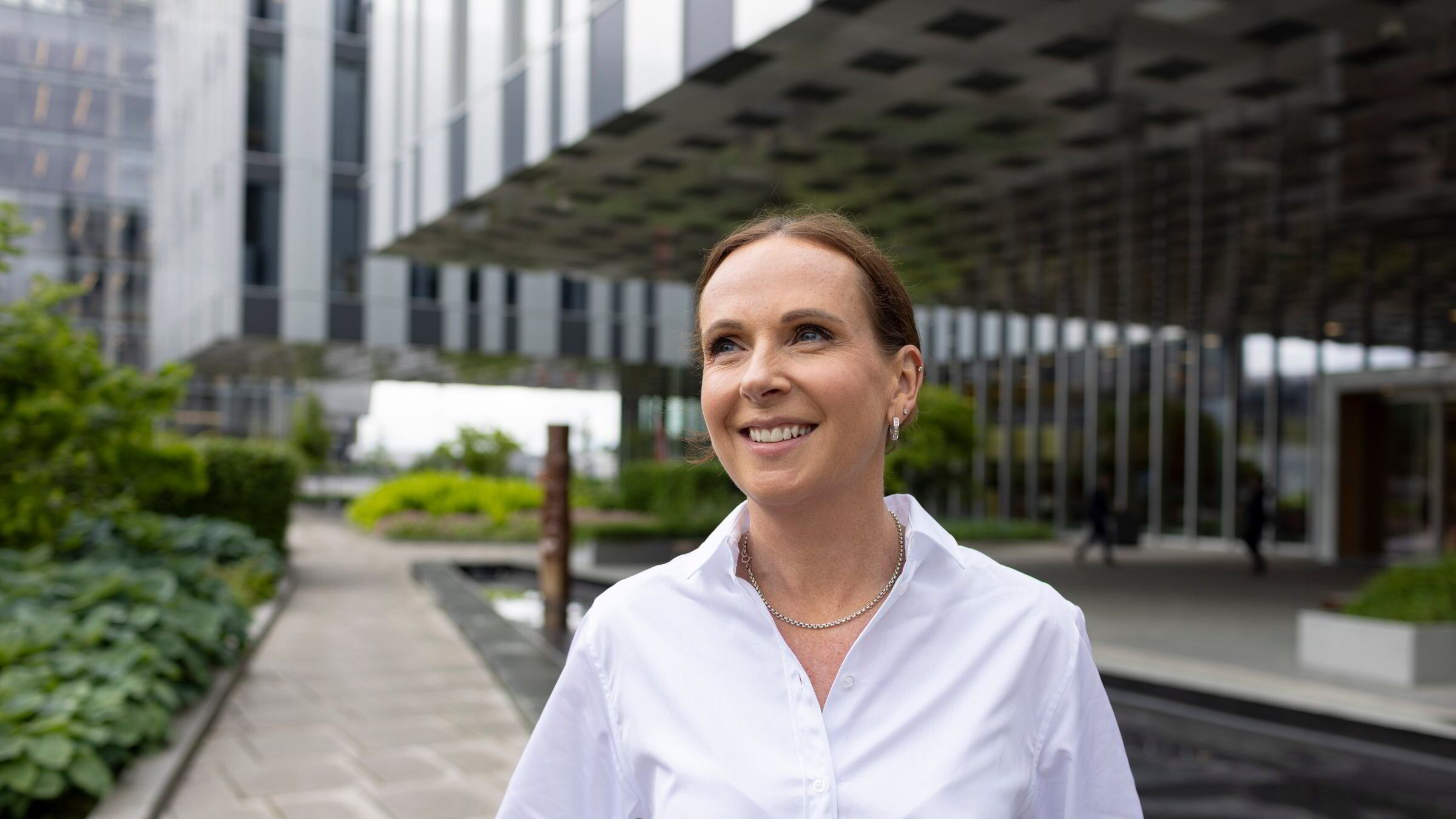 NRK-kommentator Cecilie Langum Becker går til Røkke