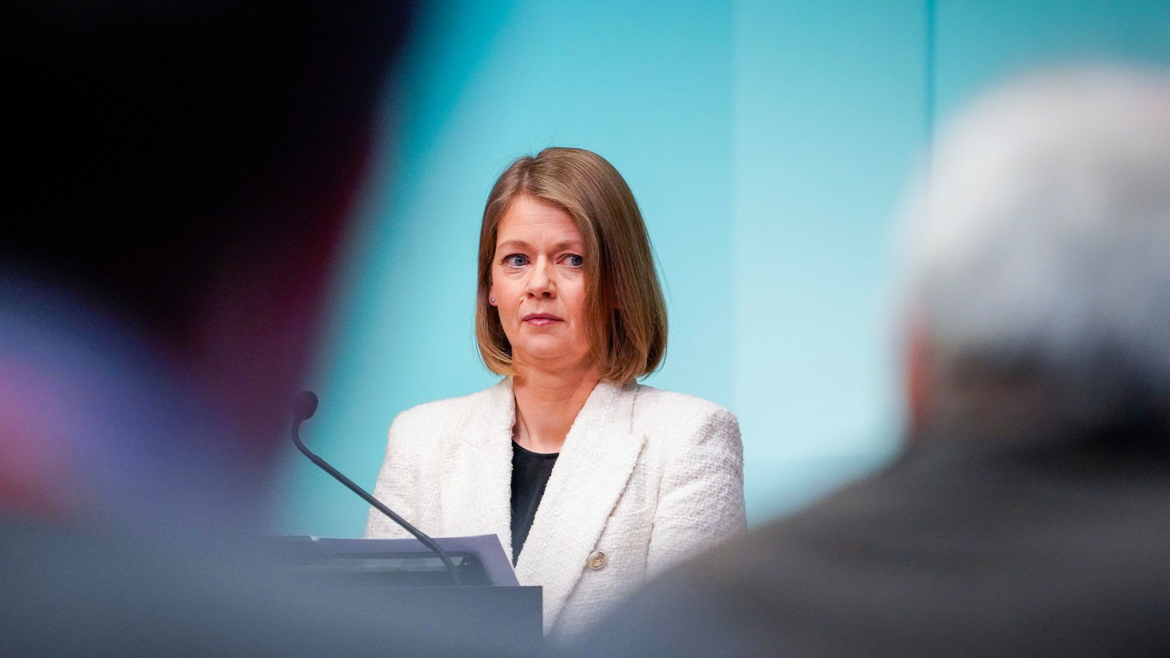 Sentralbanksjefen f&aring;r svi for egen renteheving