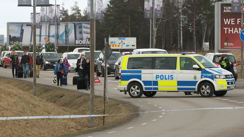 Landvetter flyplass utenfor Gøteborg er stengt etter funn av en mistenkelig gjenstand. Bildet er fra en lignende episode i mars 2016.
