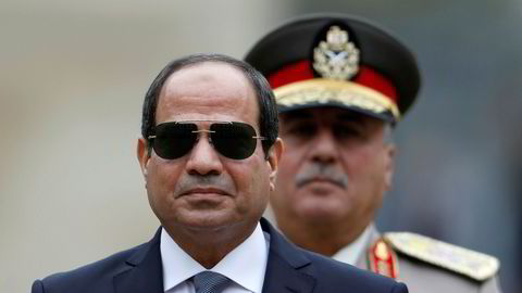 Egypts tidligere hærsjef Abdel-Fattah al-Sissi, som grep maken i et militærkupp i 2012, er gjenvalgt som president med 97 prosent av stemmene. Her under et besøk i Frankrike i oktober i fjor.