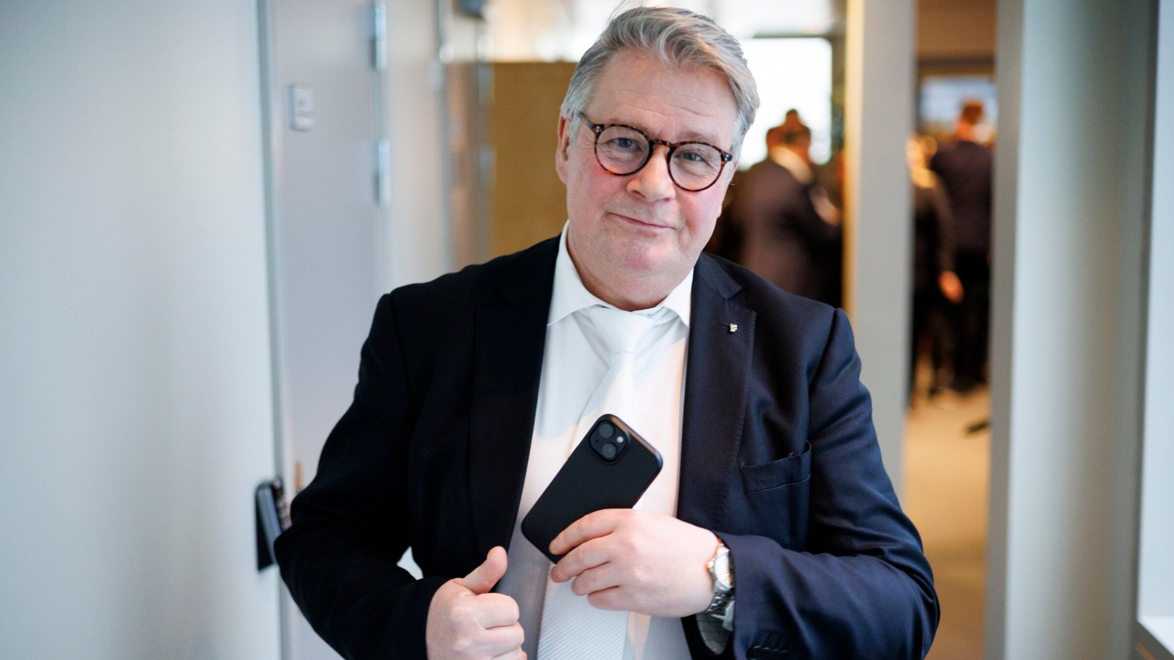 Kontrollkomiteens leder: – Kunne bedt langt flere til Epstein-høringen