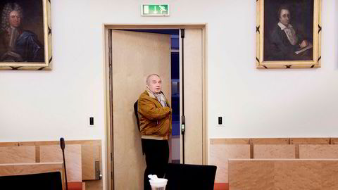 Tolk Mark-Jan Muilwijk (bildet) oversatte avhør av Smiths Venner-toppen Bernt Aksel Larsen hele tirsdag.