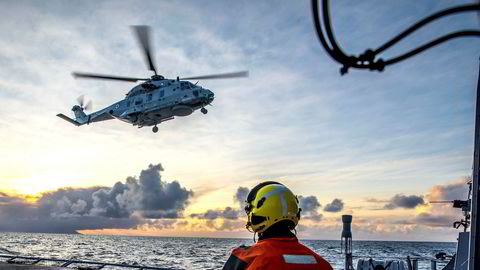 Helikopteret NH90 er med i sambandstest i et område utenfor Bodø.