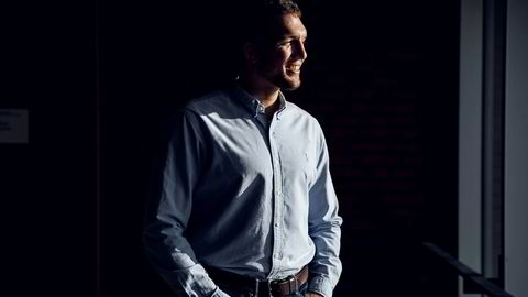 Nikolai Nyrud Gobel var med å starte, og er største enkelteier i, Kaupang Krypto. Han jobber alene på Startuplab i Oslo, mens resten av teamet jobber på Nedrekollektivet i Trondheim.