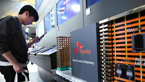 SK Hynix' produserer verdens mest avanserte dataminne til bruk i datasentre for kuntig intelligens. Selskapet har lagt bak seg nok et rekordkvartal og holder konkurrentene på avstand.
