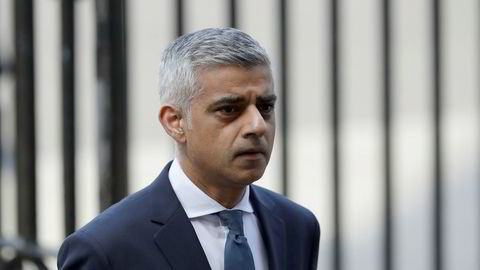 Londons borgermester Sadiq Khan, lover mer politi i gatene etter terroraksjonen sent lørdag kveld.