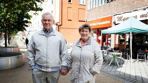 Ekteparet Pat og Jack Brayshaw (78) fra Redhill i Surrey synes det er rimelig at formuende eldre må betale mer for hjemmehjelp, også dersom det skulle gjøre barn og barnebarn arveløse.