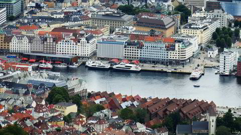 Tomtefestere i Bergen må betale mer. Bildet viser utsikt fra toppen av Sandviksfjellet mot Bryggen og sentrum.