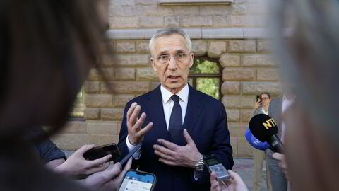 Finansminister Jens Stoltenberg snakket med USAs finansminister Scott Bessent sist uke og skjønte at det kunne bli en løsning. Tirsdag formiddag møtte han pressen utenfor Finansdepartementet.
