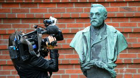 Lundestad tolker Nobel som person, ikke hans testament; han har dessverre manglet den juridiske innsikt stillingen krevde, sier forfatteren.