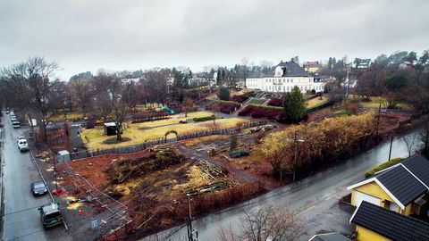 Eiendomsinvestor Tore Eiklid kjøpte hele tomten på Bygdøy i Oslo for 68 millioner kroner i 2014. To år senere solgte han halvparten for rundt 130 millioner kroner. Han har selv beholdt hovedhuset. Rundt parken skal det bygges boliger.