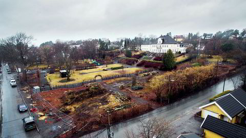 Eiendomsinvestor Tore Eiklid kjøpte hele tomten på Bygdøy i Oslo for 68 millioner kroner i 2014. To år senere solgte han halvparten for rundt 130 millioner kroner. Han har selv beholdt hovedhuset. Rundt parken skal det bygges boliger.
