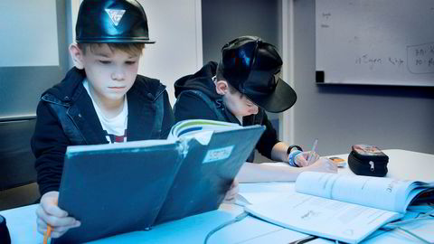 Marcus & Martinus slipper ikke unna leksene - selv på turné. Foto: Norsk Filmdistribusjon/Fenomen