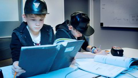 Marcus & Martinus slipper ikke unna leksene - selv på turné. Foto: Norsk Filmdistribusjon/Fenomen