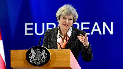 Britenes statsminister Theresa May får en tøff jobb med å sørge for at Storbritannia går ut av Den europeiske unionen og samtidig holde den britiske unionen samlet. Her fra en pressekonferanse i Brussel sist måned.