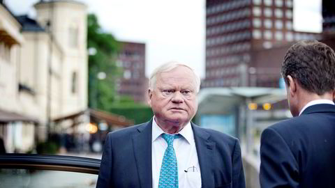 Tankreder John Fredriksen bygde opp riggselskapet Seadrill gjennom flere dristige oppkjøp fra 2005. Under oljeboomen drysset selskapet rundt åtte milliarder dollar i utbytte over aksjonærene. Nå utraderes siste rest av aksjonærverdier i forbindelse med en planlagt gjeldsordning i USA.