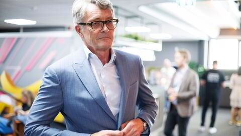 Aker-sjef Øyvind Eriksen var blant dem som presset på for statlig støtte til oljeindustrien under koronapandemien og statlig støtte til ulønnsomme vindmøller på havet etter pandemien. Nå ber han politikerne om langsiktig ansvarlighet.