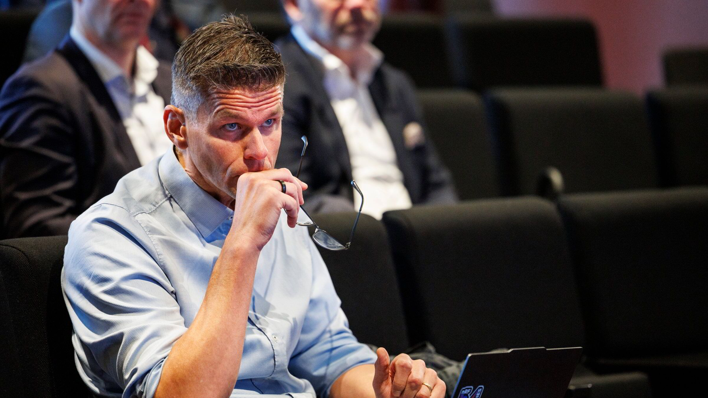 Tveitereid dumper tek-aksjer og bygger seg opp i Sats