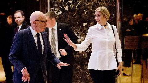 Rupert Murdoch og Ivanka Trump på vei ut fra Trump Tower i november i fjor.