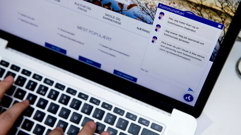 Kommunekari er Sandefjord kommune sin nye chatrobot, der kan innbyggerne skrive inn spørsmål og få svar.
