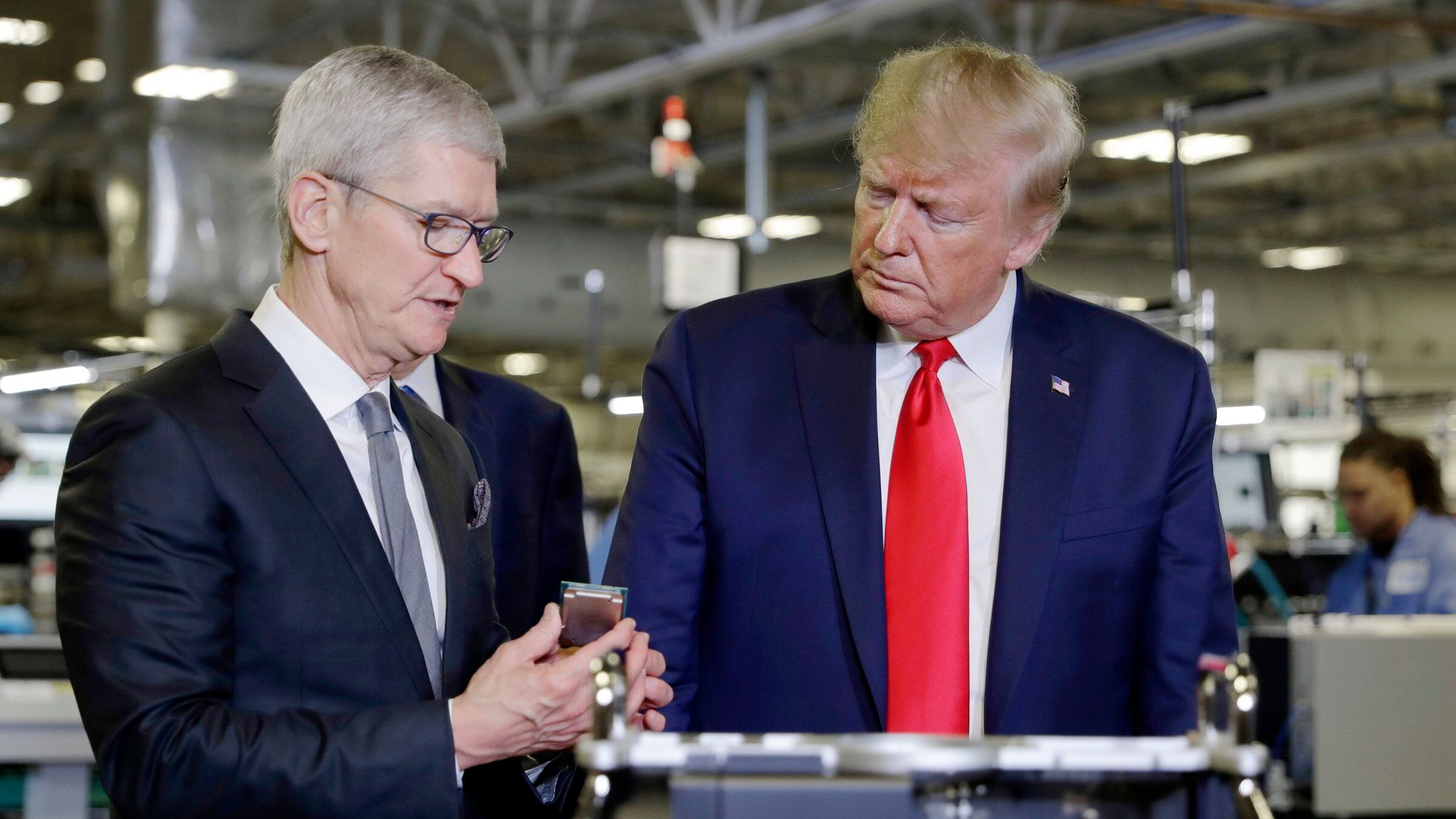 Trump truer Apple med 25 prosent Iphone-toll – aksjen faller i førhandelen